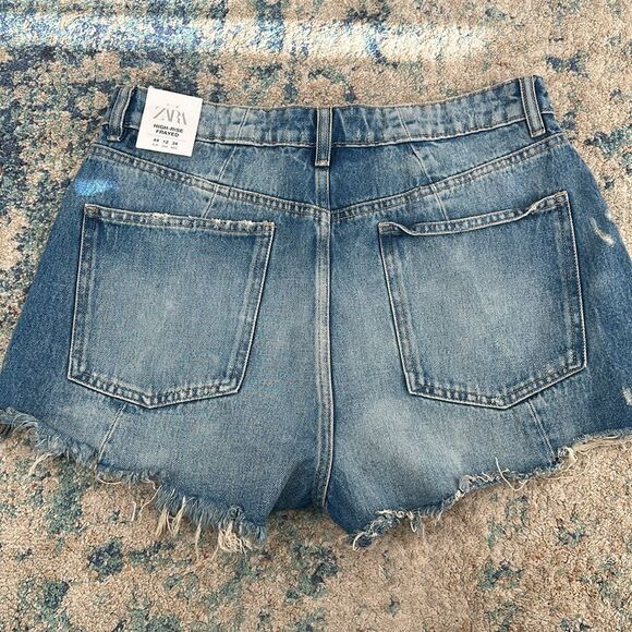 NWT Zara High Rise Frayed Jean Shorts Distressed - Picture 6 of 7
